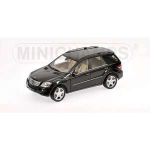  2005 Mercedes M ML Class Black 1:18 Minichamps Diecast 