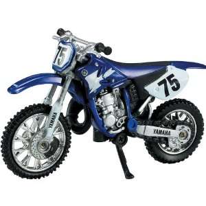   Yamaha YZ125 Replica Motorcycle Toy   Blue / 132 Scale Automotive