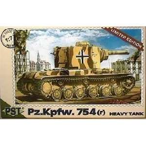    PzKpfw 754(r) German Heavy Tank 1 72 PST Models: Toys & Games