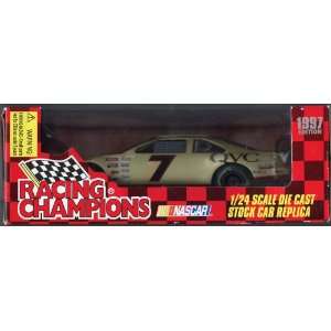  Racing Champions 1997 Geoff Bodine#7: Toys & Games