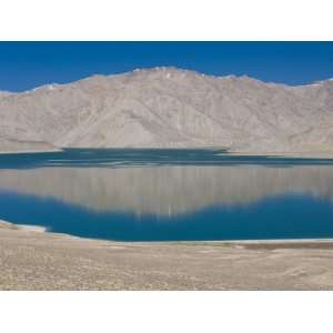 com Turquoise Bulunkul Lake, Bulunkul, Tajikistan, Central Asia, Asia 