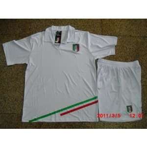  11/12 italy national team home soccer jerseys: Sports 