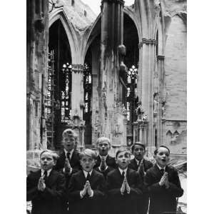  Vienna Boys Choir Singing at St. Stephens Church Premium 