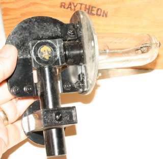 Raytheon JAN 725A Radar Magnetron Micro wave Tube in Wooden Crate 