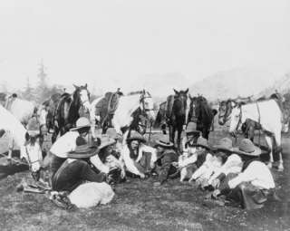 1908 photo Members of Pawnee Bills Wild West Show  