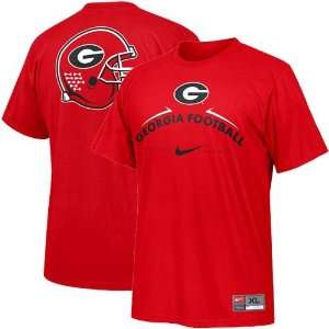 Nike Georgia Bulldogs Red Practice T shirt:  Sports 