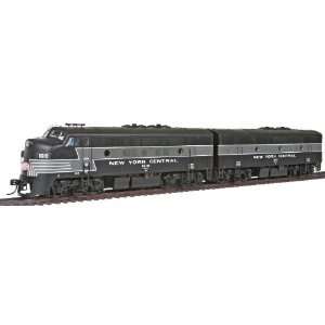   Powered Standard DC New York Central #1619 and 2411 Toys & Games