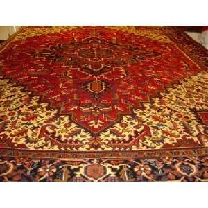 10x13 Hand Knotted Heriz Persian Rug   135x104