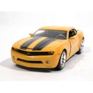  Jada 1:32 Diecast Bumble Bee Transformer Camaro Concept: Toys & Games
