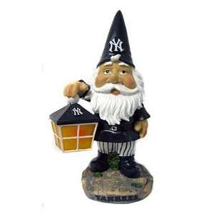  New York Yankees Garden Gnome 15 Solar: Sports & Outdoors