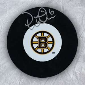  DENNIS WIDEMAN Boston Bruins SIGNED Hockey Puck: Sports 