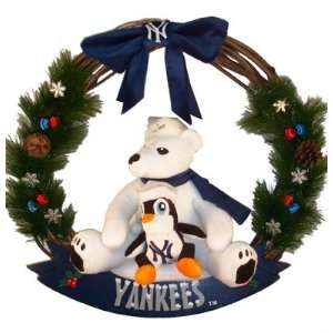   : New York Yankees Holiday Bear and Penguin Wreath: Sports & Outdoors