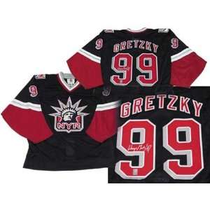  Wayne Gretzky Signed Rangers Dark Pro Jersey: Sports 