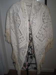   TO WEAR LACE SHAWL BEAUTIFUL ANTIQUE STYLE CALIFORNIA THINGS  
