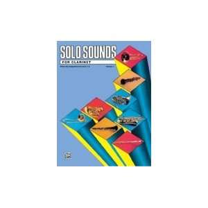   Solo Sounds for Clarinet Levels 1 3   Music Book Musical Instruments