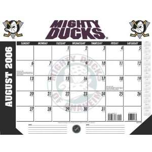 Anaheim Ducks 22x17 Academic Desk Calendar 2006 07 Sports 