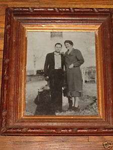 VINTAGE 1930S COUPLE PHOTO WOOD FRAME FORD SEDAN  