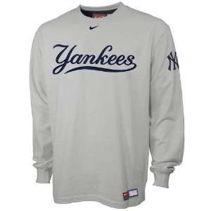Nike New York Yankees Ash Outing Long Sleeve T shirt  