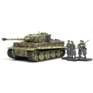  1/35 Tiger I Late Prod w/Zimmerit + Germ Inf 1944 Toys 