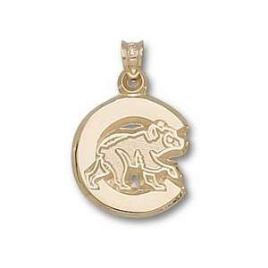 Chicago Cubs 5/8 Polished C with Bear Pendant   Gold Plated Jewelry 